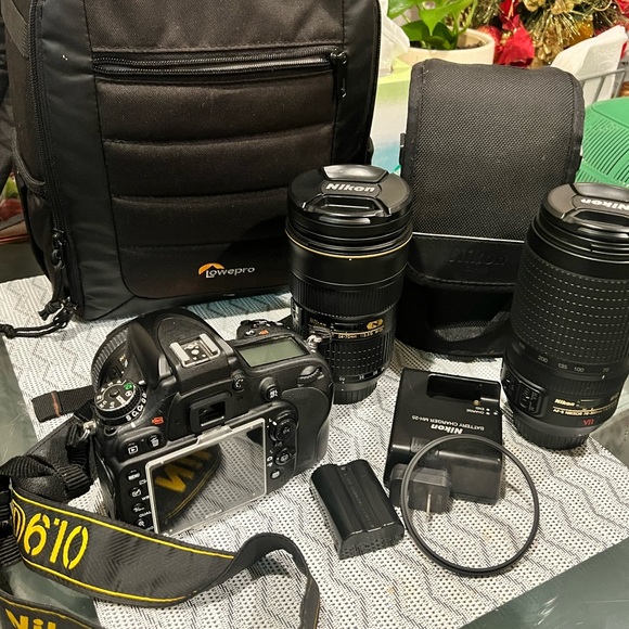 DSLR D610, lens and accessories - Picture 1 of 10